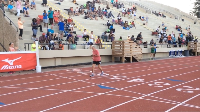 92-year-old woman breaks 400 meters track record