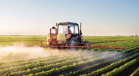 This Is How Badly Monsanto Wants Farmers to Spray Its Problematic Herbicide