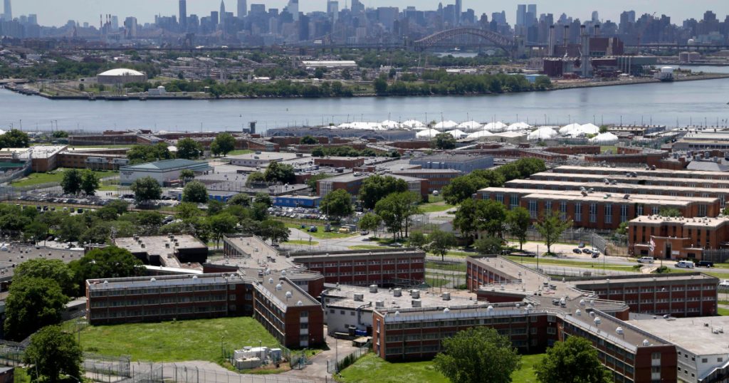 “this-feels-like-a-death-sentence”:-rikers-jail-inmates-speak-out-as-coronavirus-cases-spread
