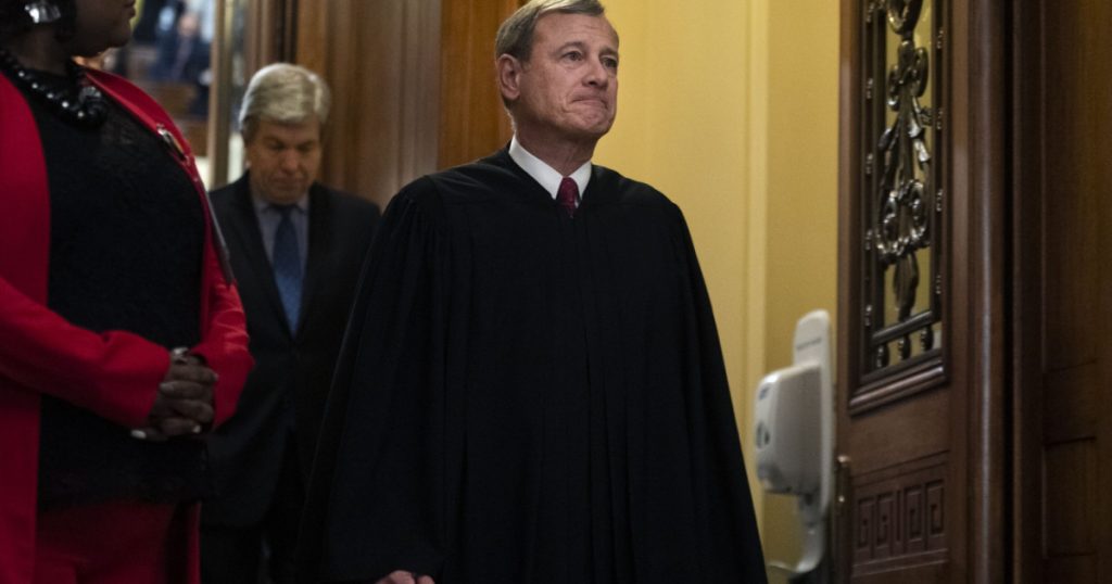 conservatives-are-really-not-happy-with-“swamp-infected”-supreme-court-justice-john-roberts