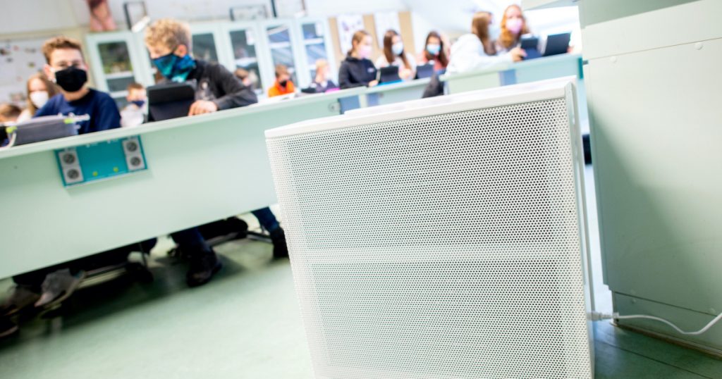 are-schools’-fancy-new-air-scrubbing-devices-really-effective—and-safe?
