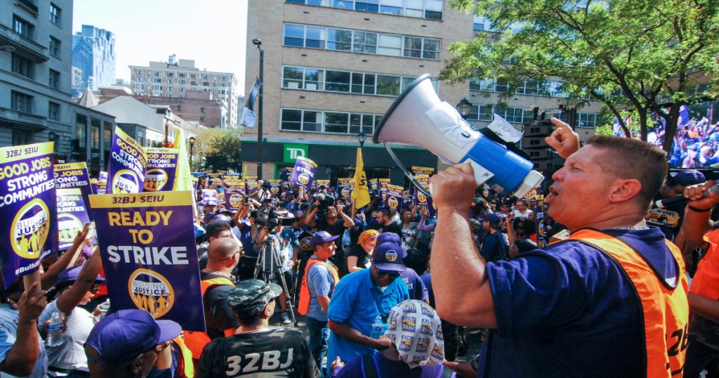 san-francisco-janitors-are-on-strike-for-covid-safety—and-the-fight-doesn’t-end-there