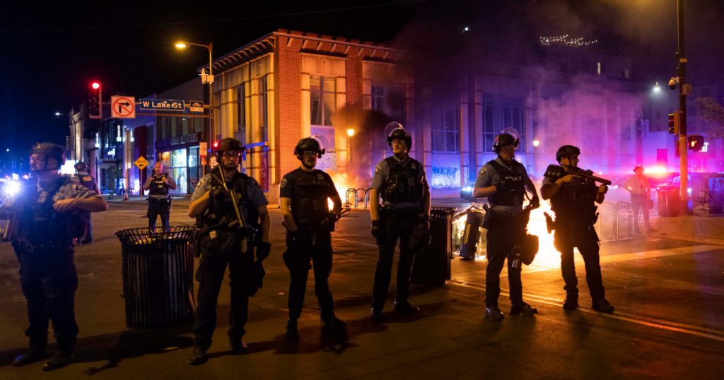 protests-erupt-in-minneapolis-again-after-man-shot-and-killed-by-us-marshals