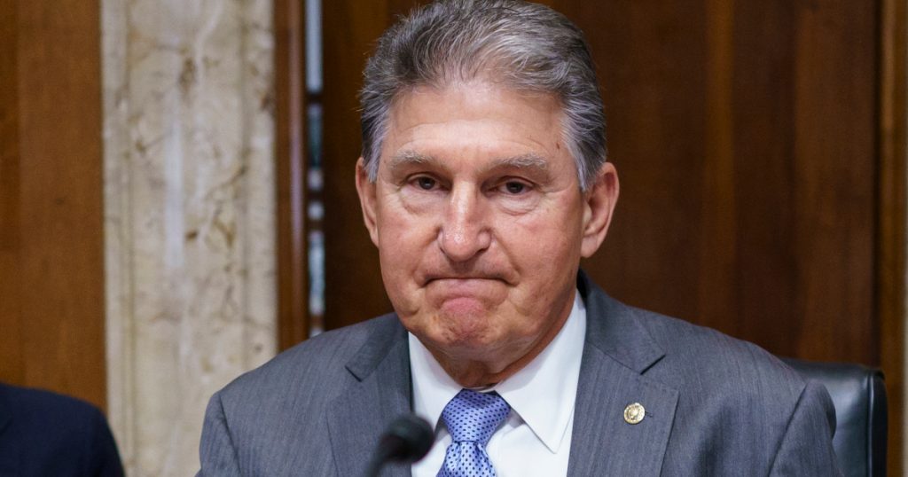 manchin-says-voting-rights-are-“fundamental”-as-he-torpedoes-the-plan-to-protect-them