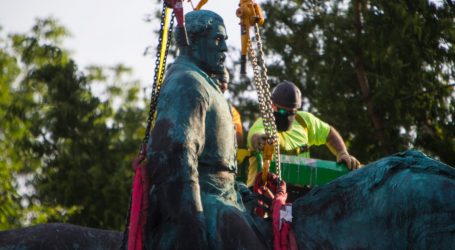 Charlottesville Finally Removes Its Robert E. Lee Statue