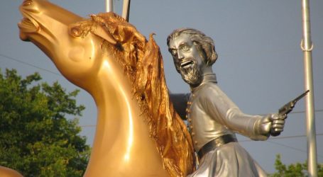 Stupid-Looking Statue of Nathan Bedford Forrest Comes Down in Nashville