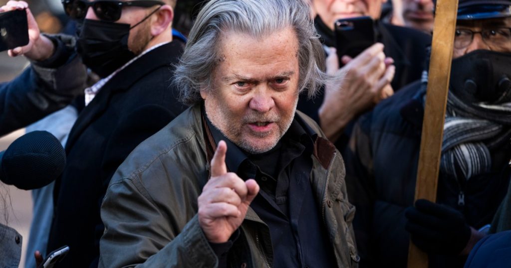 experts-raise-warnings-about-steve-bannon’s-new-cryptocurrency