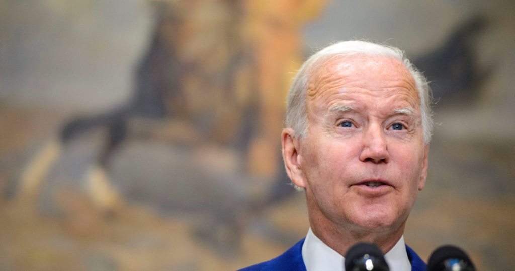 how-do-mother-jones-readers-feel-about-biden’s-student-loan-relief?-their-answers-might-surprise-you.