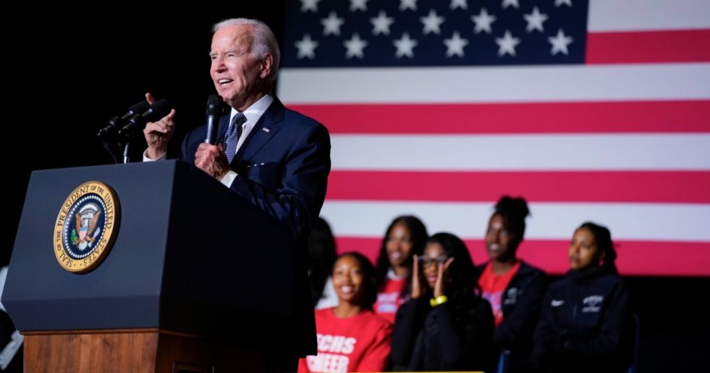 an-appeals-court-has-temporarily-paused-biden’s-student-debt-relief-plan