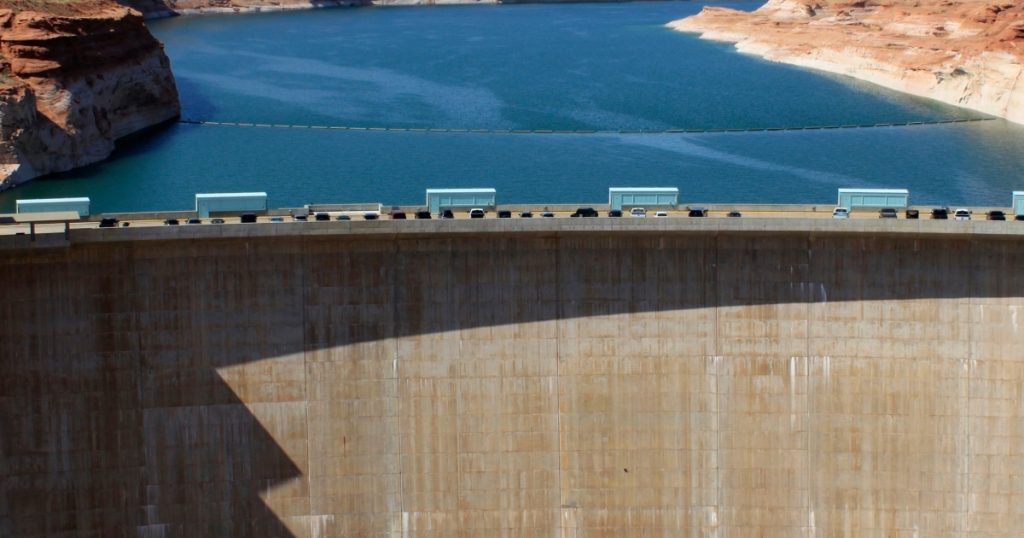 lake-powell’s-water-levels-sink-to-another-record-low