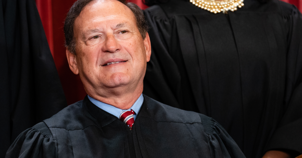 is-samuel-alito-auditioning-for-tucker-carlson’s-replacement?