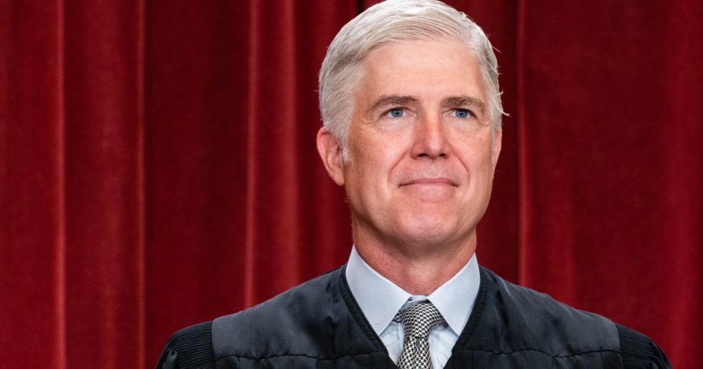$30k-and-a-cushy-italian-trip-from-a-clout-chasing-law-school?-“fantastico!”-says-gorsuch
