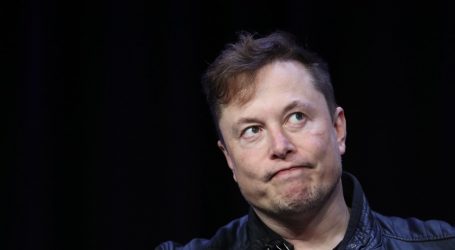 Hours After SpaceX Postponed a Liftoff, Elon Musk Boosted a Transphobic Tweet
