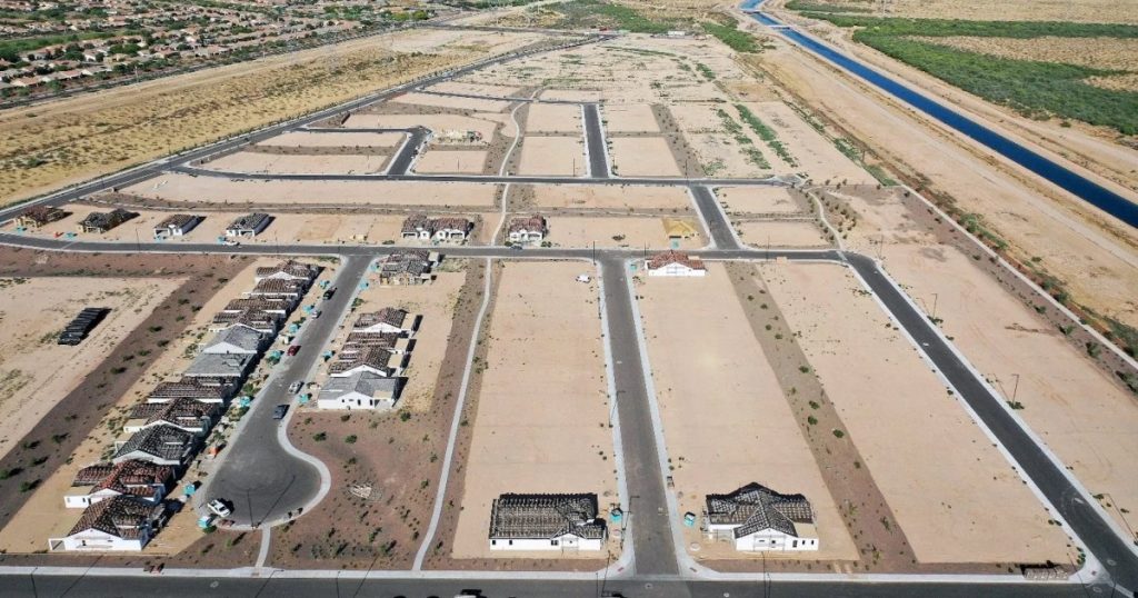 the-water-loophole-that-leaves-arizonans-parched—and-developers-richer