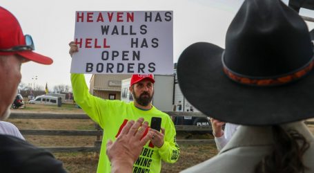 A Far-Right Convoy Is Holding Anti-Immigrant Rallies at the Border