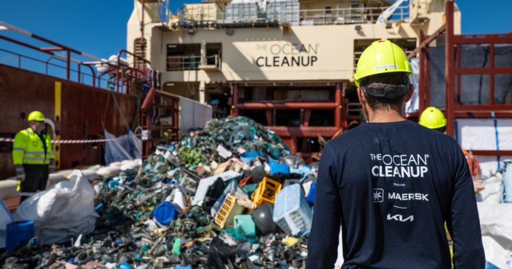 are-ocean-plastics-cleanup-efforts-helping—or-hurting?