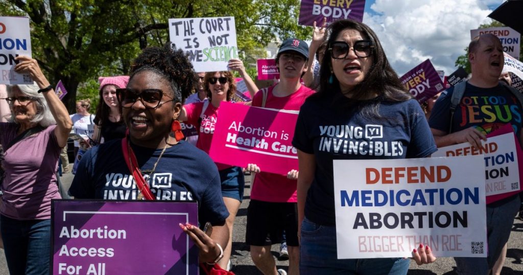 a-new-study-on-medication-abortion-refutes-the-arguments-conservatives-are-taking-to-the-supreme-court