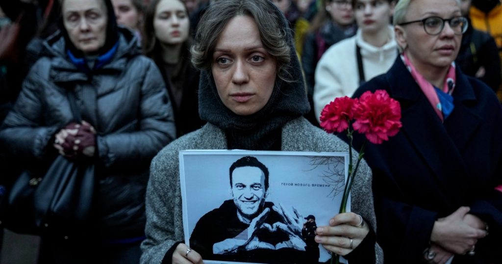 “did-you-expect-anything-else?”:-kremlin-insiders-weigh-in-on-alexey-navalny’s-death
