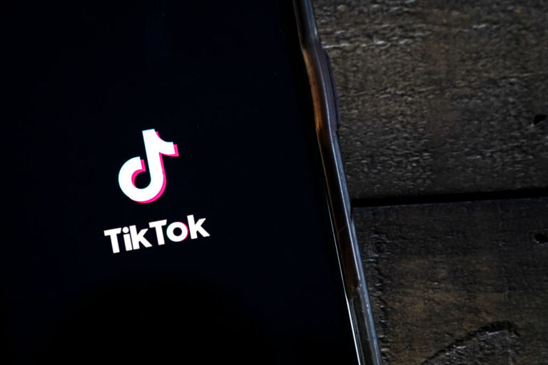 bill-to-split-tiktok-from-chinese-ownership-gets-unanimous-vote-from-key-us.-house-panel
