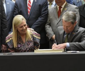 georgia-governor-signs-school-voucher-bill-to-provide-$6,500-toward-private-tuition