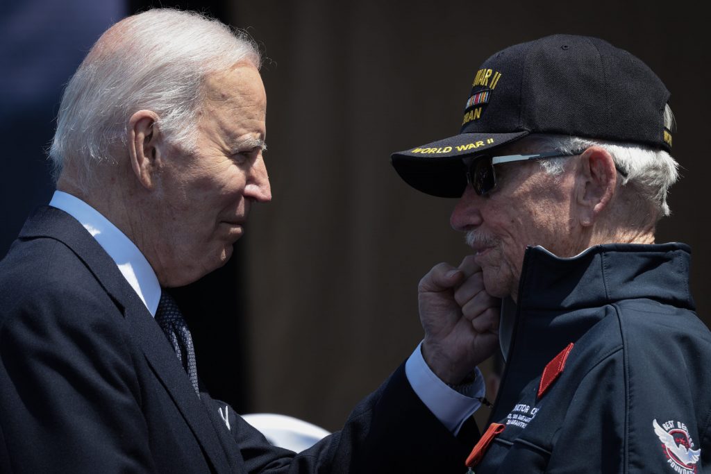 on-80th-anniversary-of-d-day-invasion,-biden-and-macron-honor-wwii-veterans-at-normandy