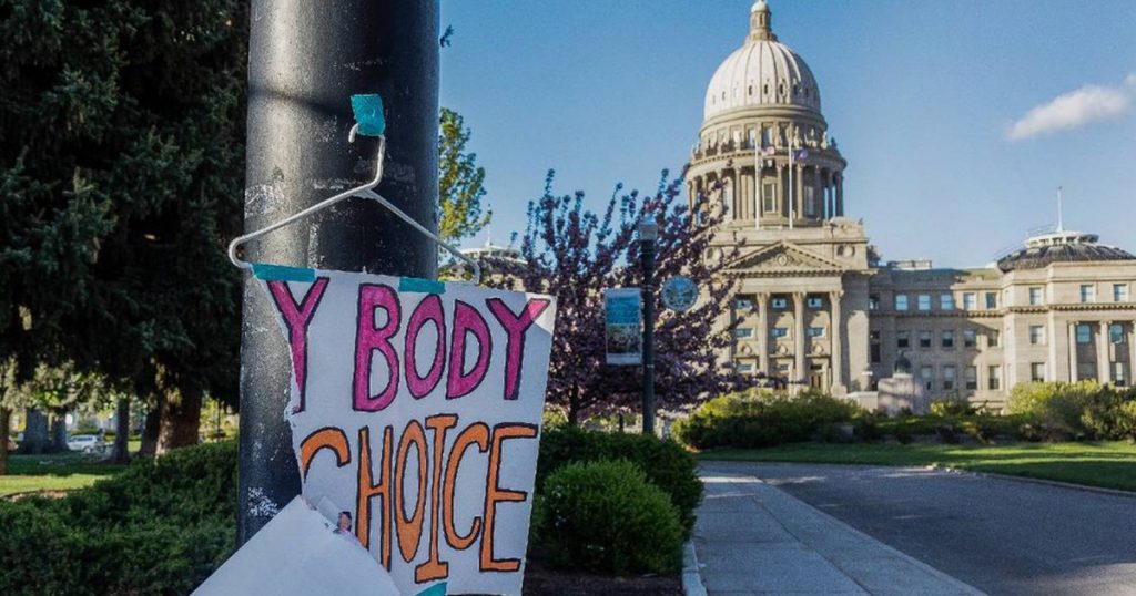 supreme-court-looks-set-to-avoid-deciding-whether-women-can-get-emergency-abortions