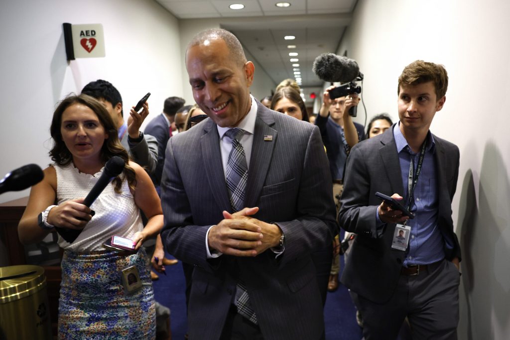 united-by-their-objections-to-trump,-congressional-dems-largely-close-ranks-behind-biden
