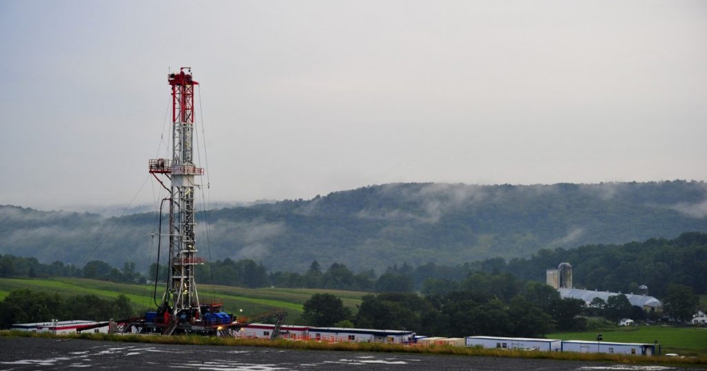 frackers-are-spraying-toxic-wastewater-on-pennsylvania-roads-despite-seven-year-ban