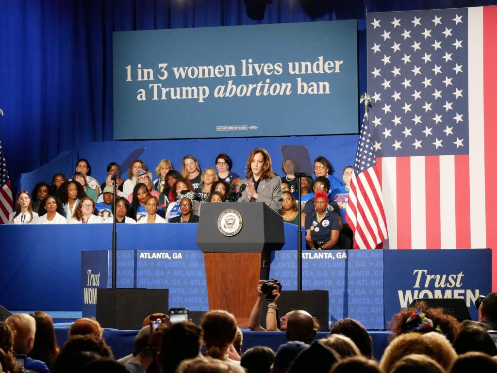 harris-pins-blame-for-deaths-of-two-pregnant-women-on-georgia’s-strict-abortion-law,-trump