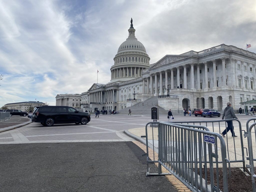 congress-poised-to-race-out-of-dc.-after-dodging-shutdown
